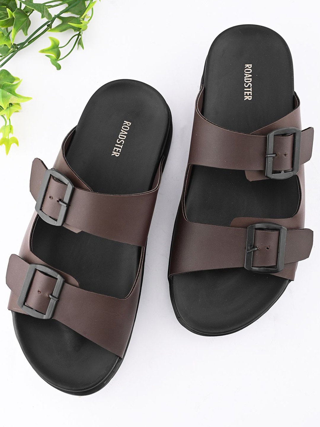 

The Roadster Lifestyle Co Men Casual Comfort Sandals, Brown