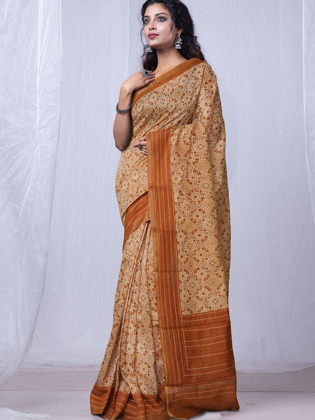 

Unnati Silks Floral Printed Zari Chanderi Saree, Brown