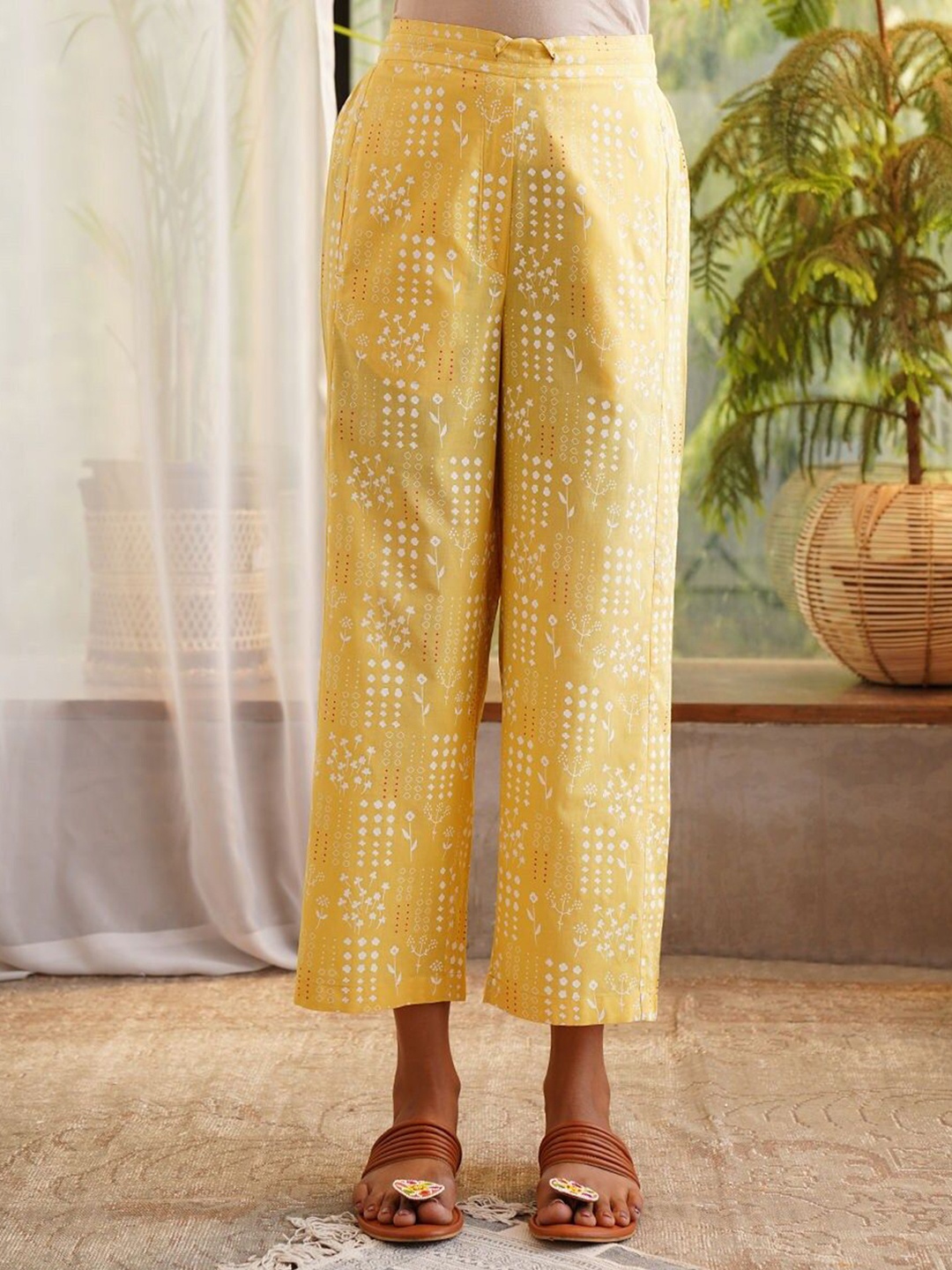 

JAYPORE Women Textured Printed Trousers, Yellow
