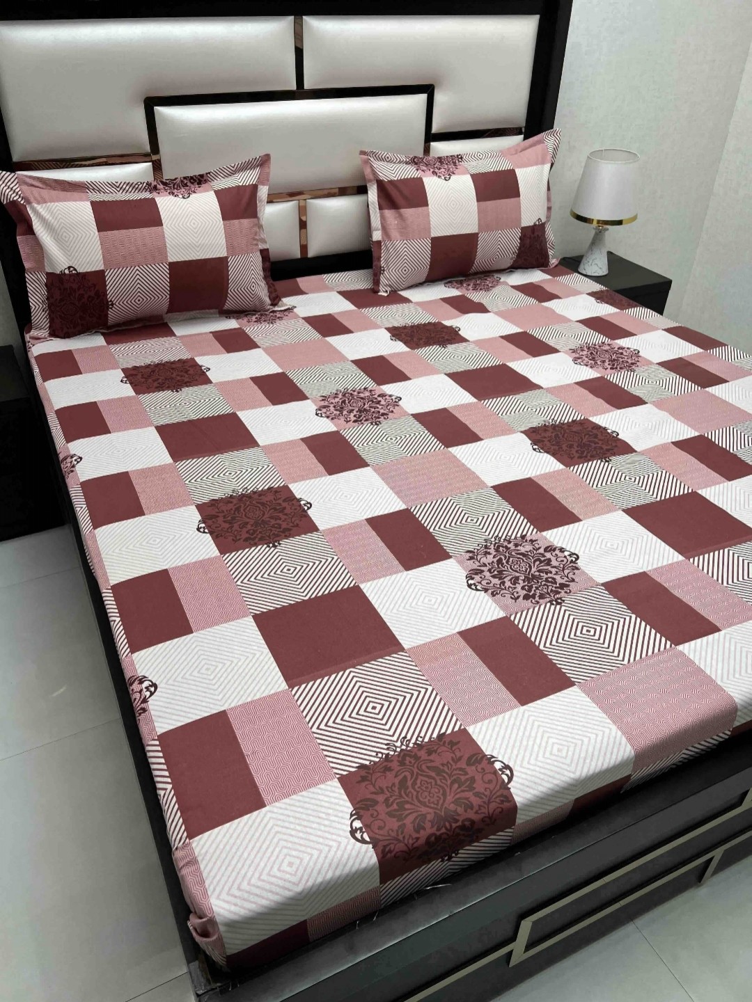 

Pure Decor Passion Maroon Printed Pure Cotton 330 TC Queen Bedsheet Set 2.28 m x 2.56 m