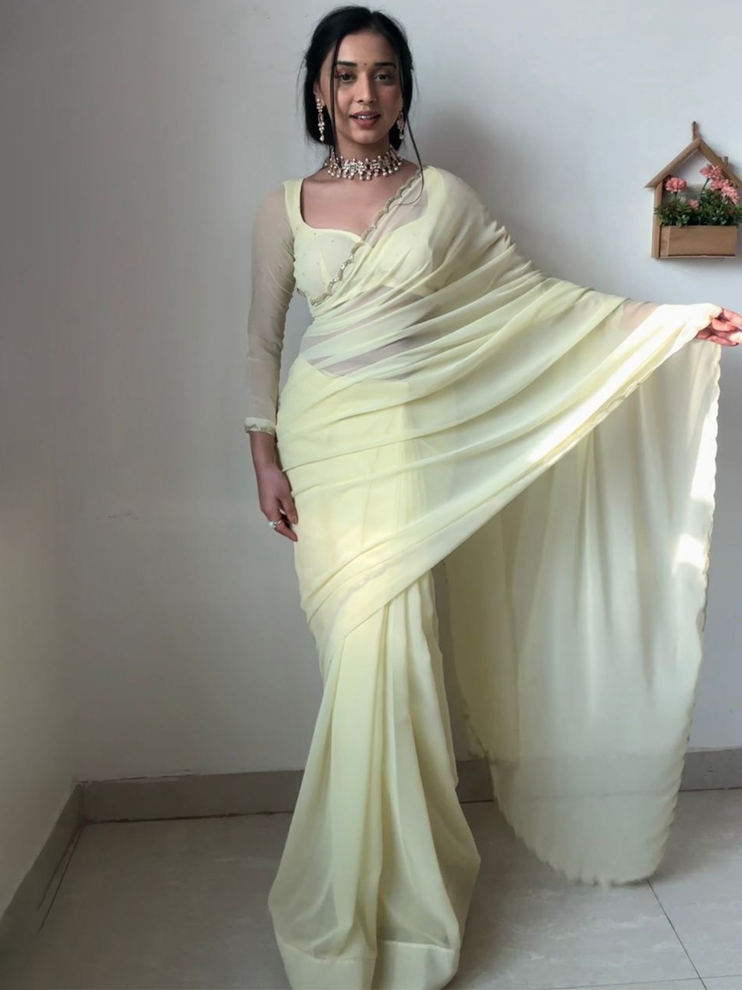 

Jinal & Jinal Embroidered Pure Georgette Saree, Yellow