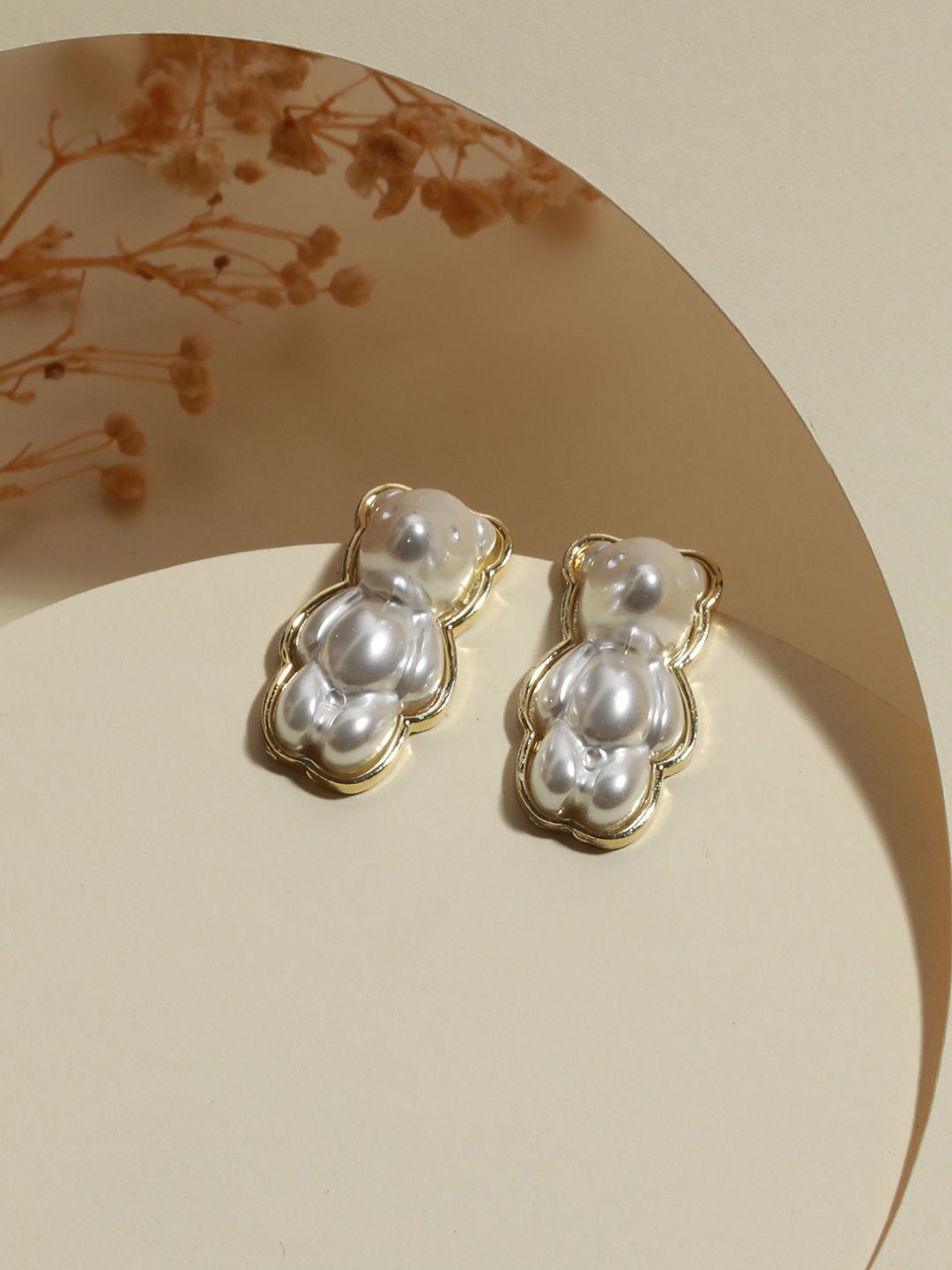 

DressBerry Animal Shaped Studs Earrings, Gold