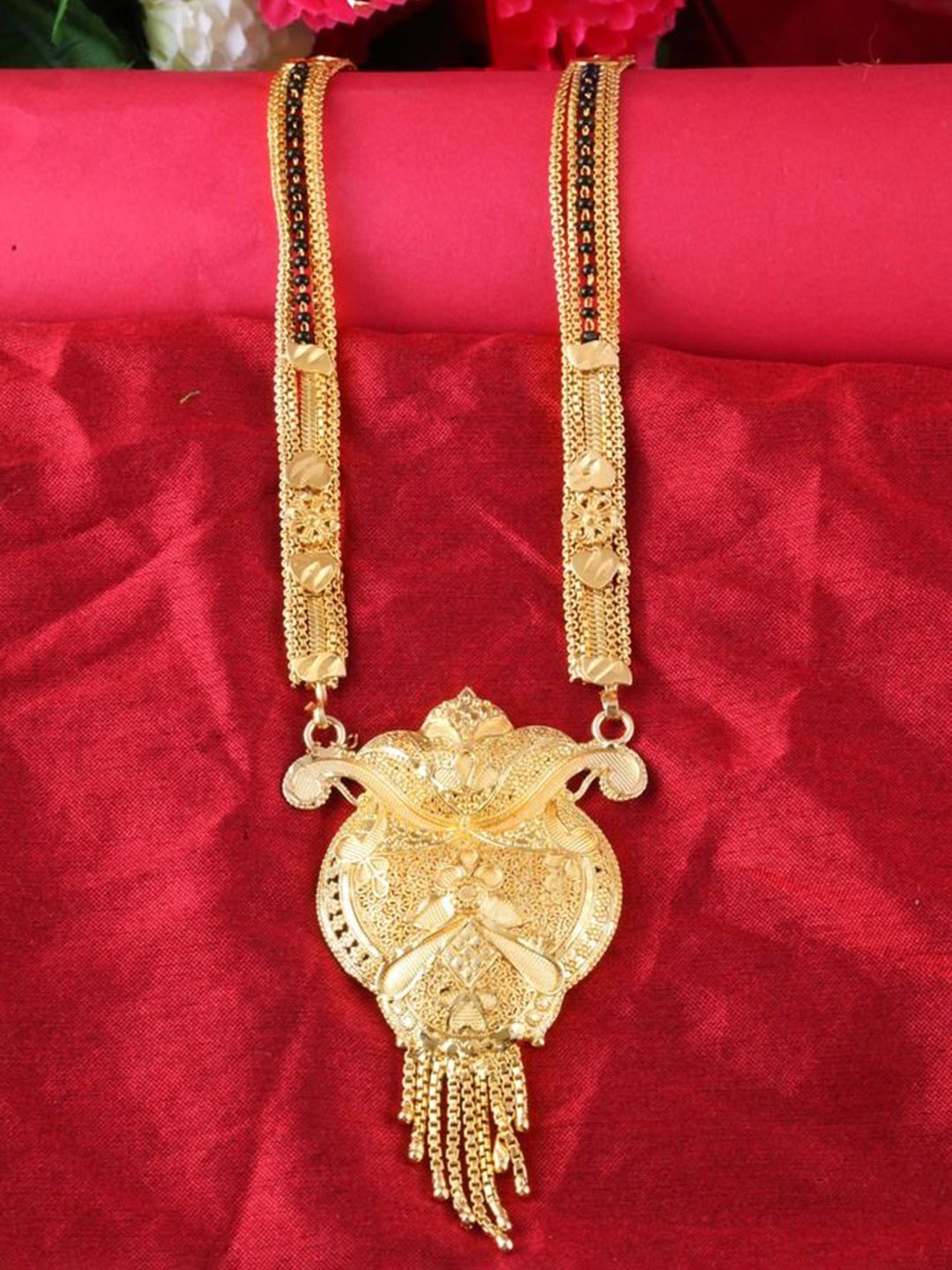 

DIVASTRI Gold-Plated Artificial Beads Mangalsutra