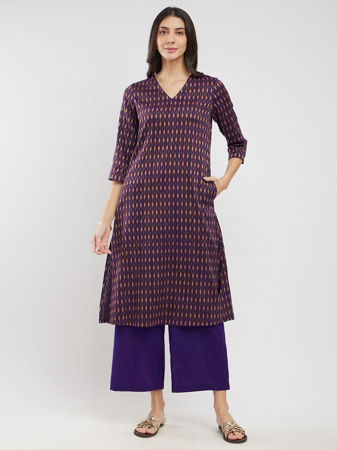 

Pink Fort Women Ethnic Motifs Regular Kurta with Trousers, Purple