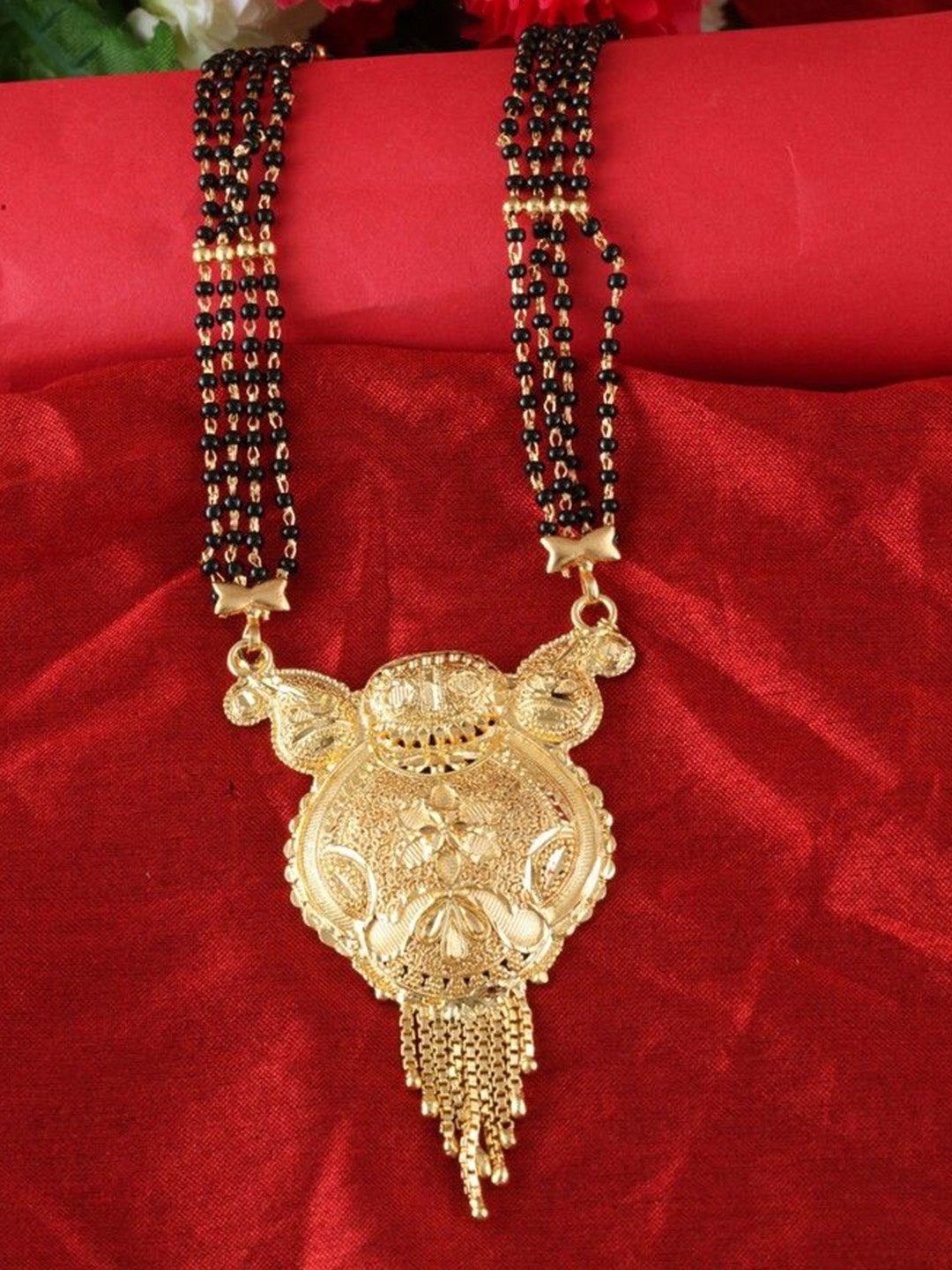 

DIVASTRI Gold-Plated Artificial Beads Mangalsutra
