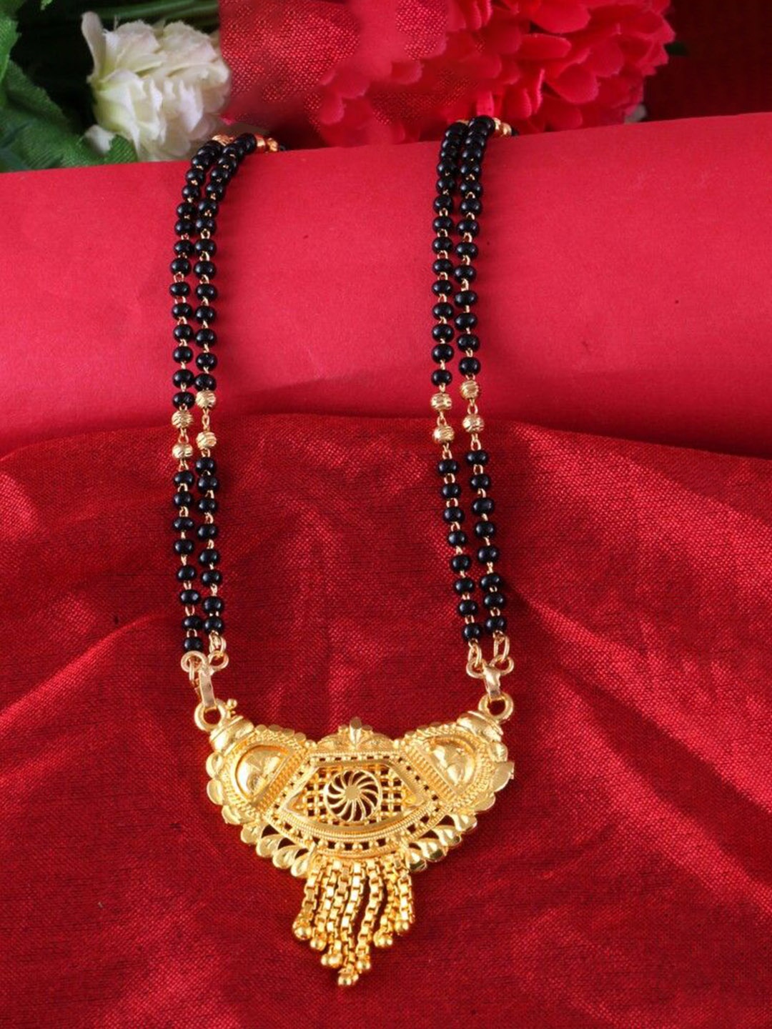 

DIVASTRI Gold-Plated Artificial Beads Mangalsutra