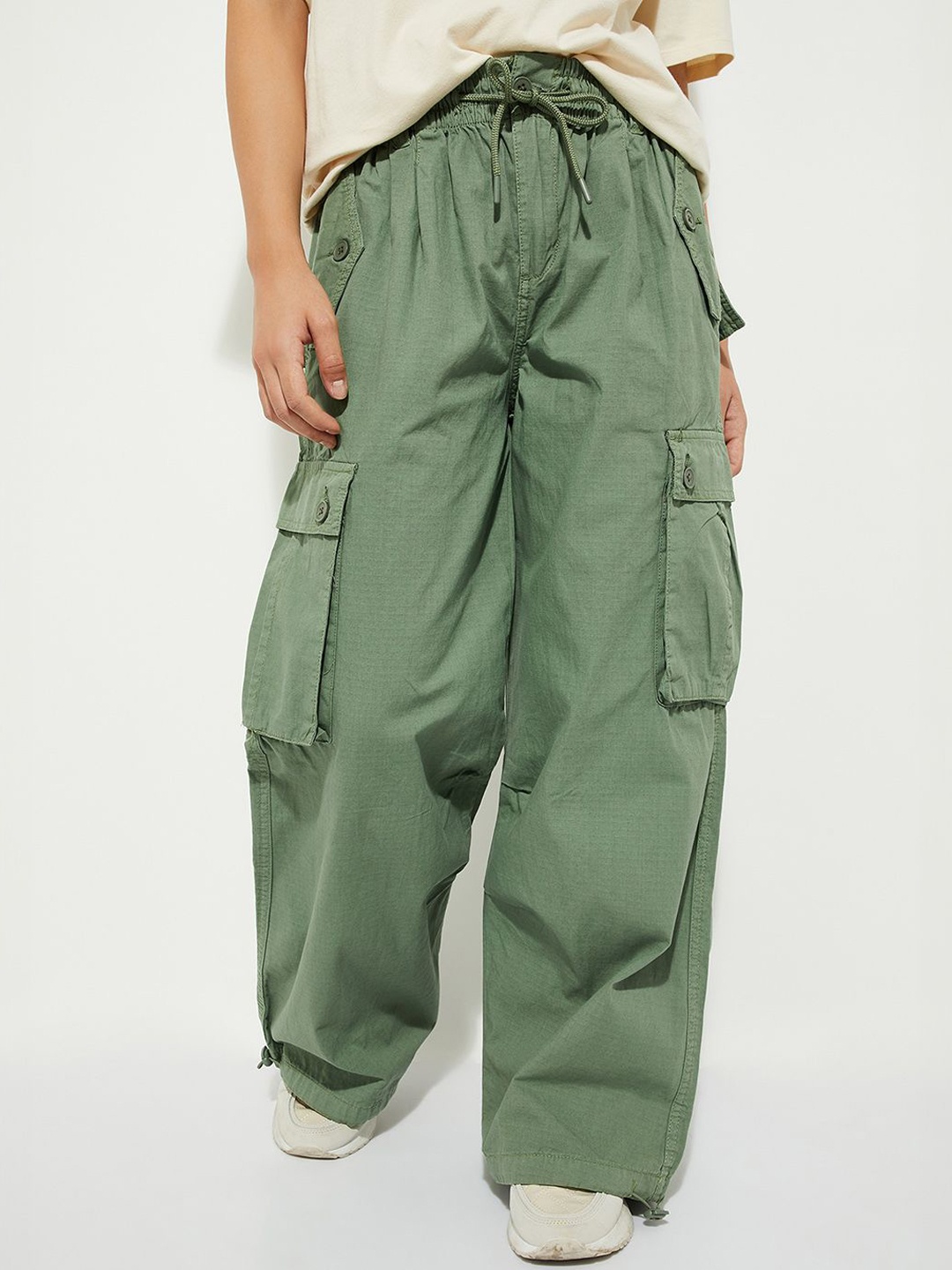 

MAX URB_N Women Solid Parachute Pants with Cargo Pockets, Green