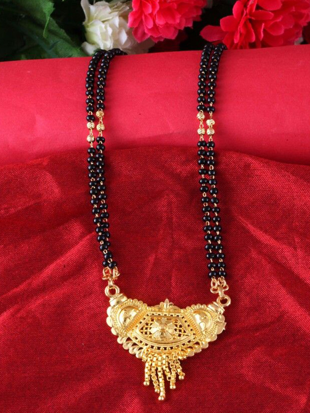 

DIVASTRI Gold-Plated Artificial Beads Mangalsutra