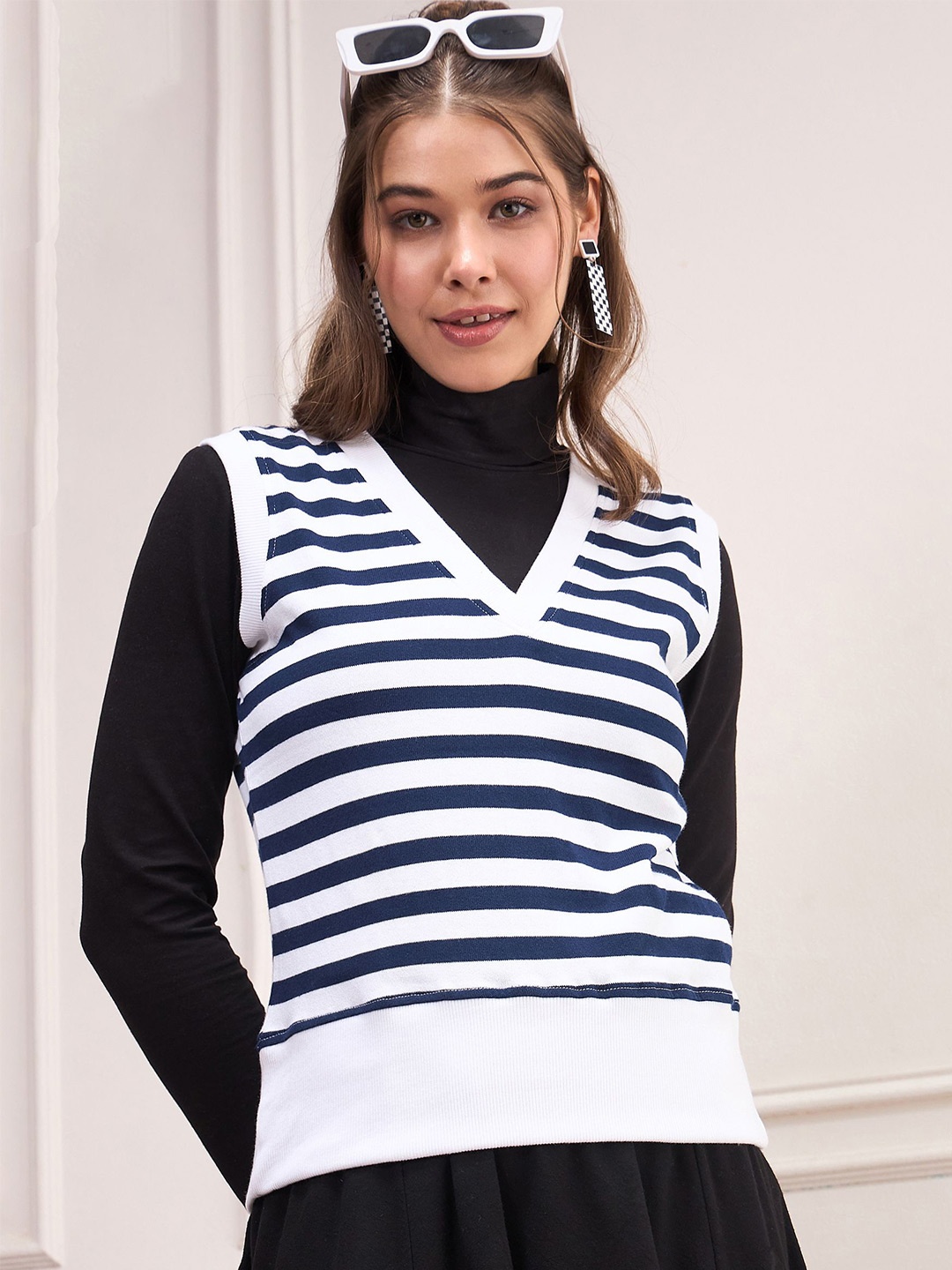 

SASSAFRAS Women Striped Sweater Vest, Navy blue