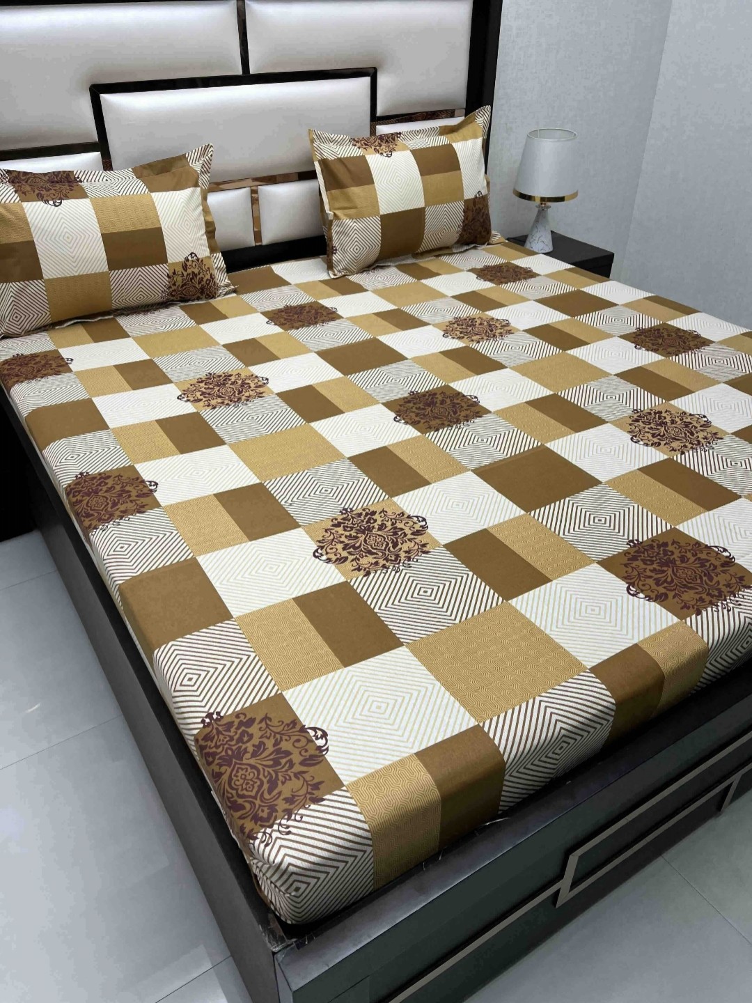 

Pure Decor Brown Printed Pure Cotton 250 TC Queen Bedsheet Set 2.26 m x 2.57 m