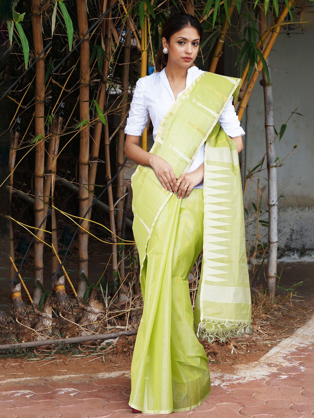 

Unnati Silks Woven Design Zari Pure Cotton Handloom Jamdani Saree, Green