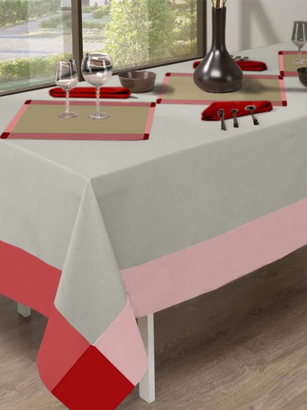 

Lushomes Red Cotton 6-Seater Table Cover
