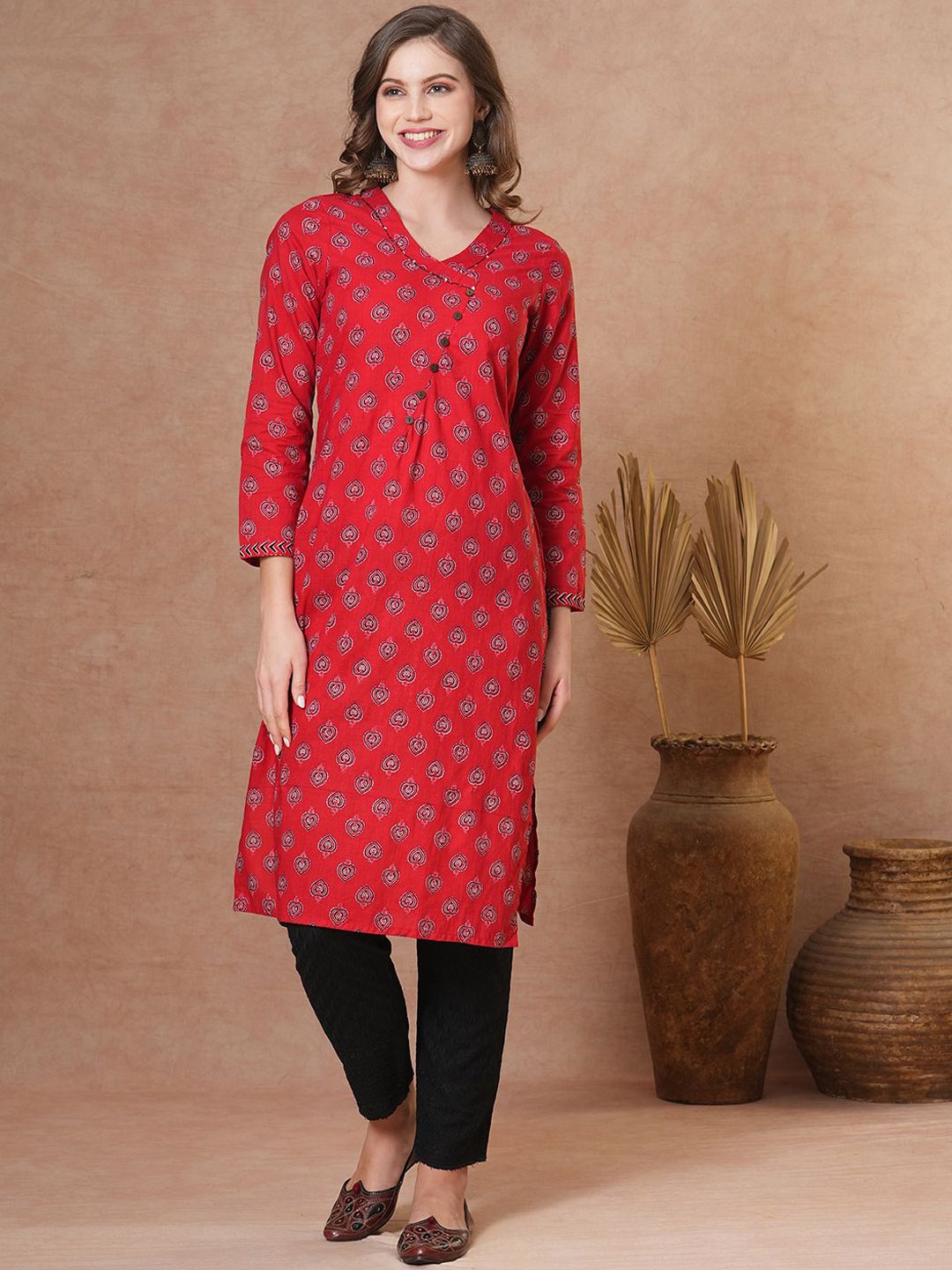 

FASHOR Women Ethnic Motifs Printed Kantha Work Kurta, Red