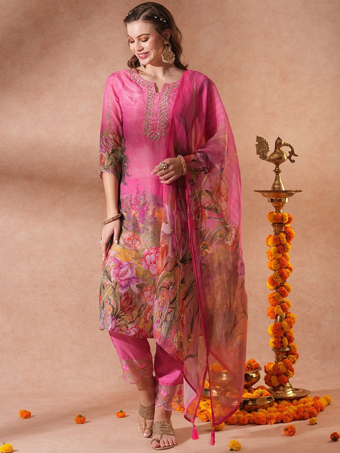 

FASHOR Women Floral Printed Regular Beads and Stones Kurta with Trousers & With Dupatta, Pink