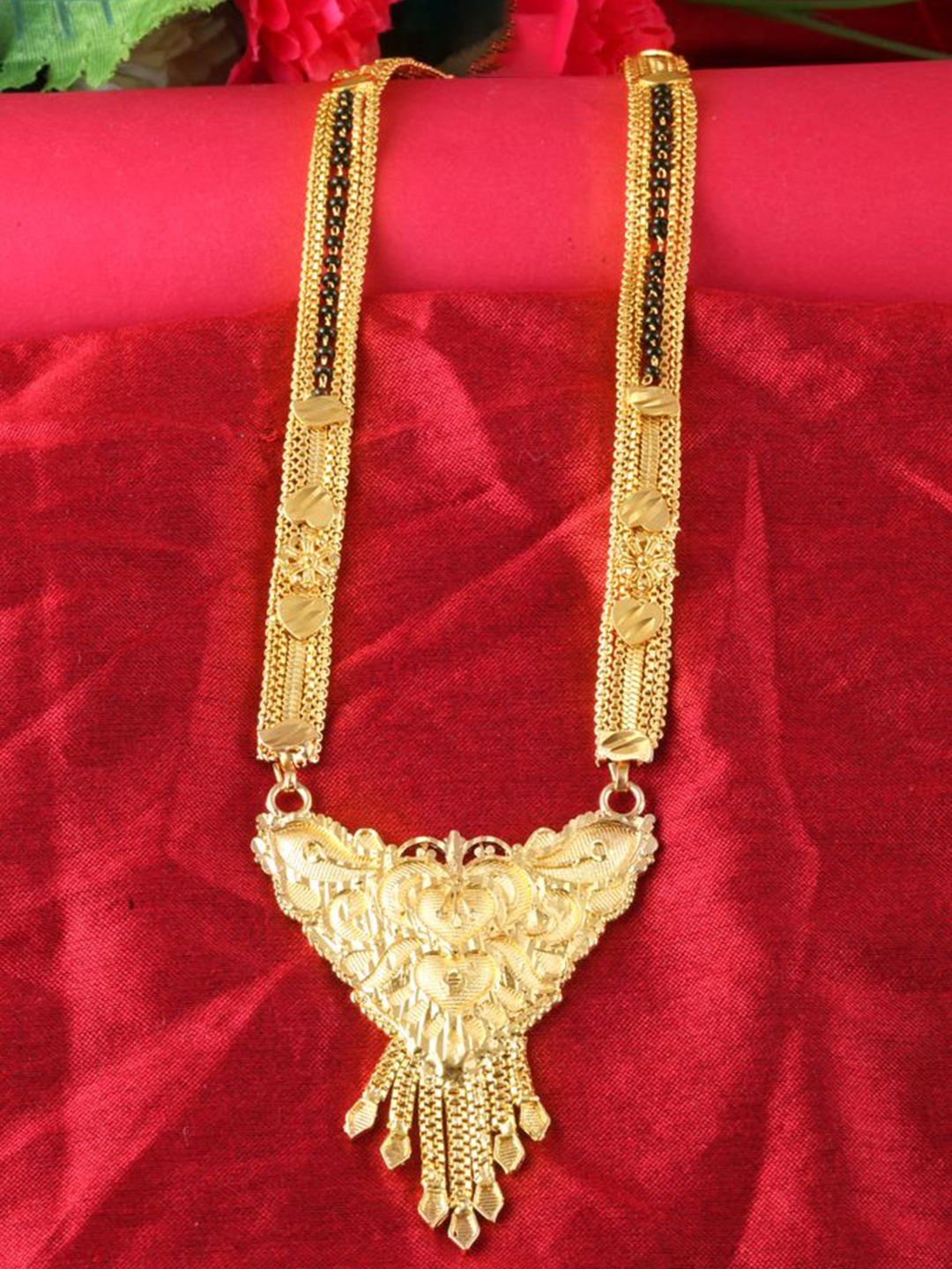 

DIVASTRI Gold-Plated Artificial Beads Mangalsutra