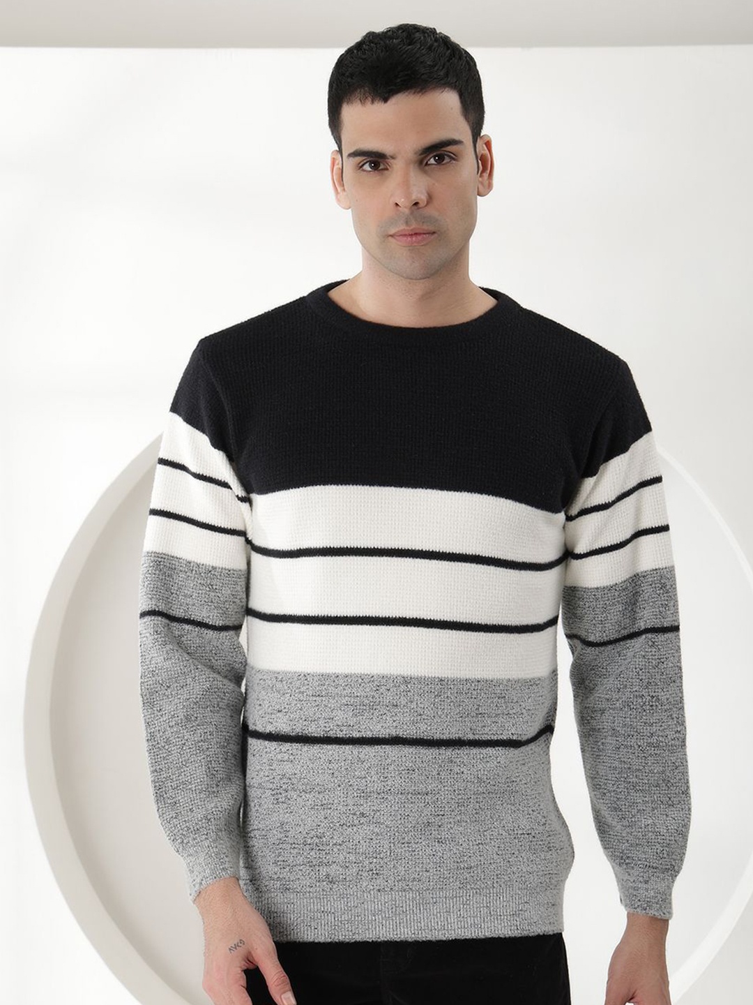 

COBB Men Striped Round Neck Long Sleeves Pullover Sweater, Black