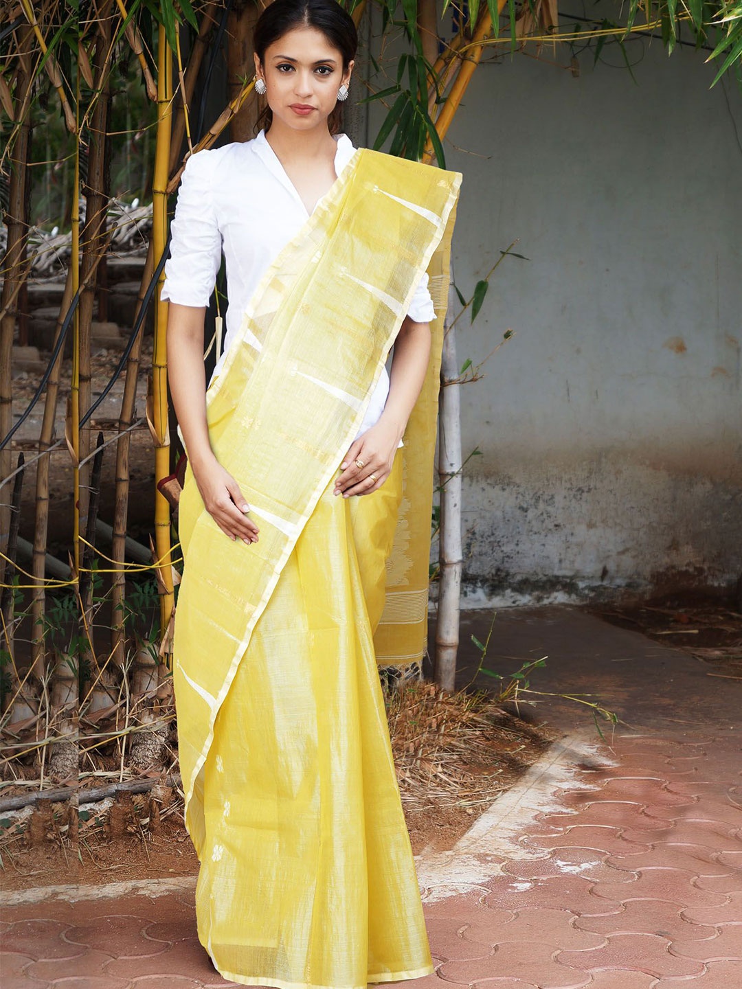 

Unnati Silks Woven Design Zari Pure Cotton Jamdani Saree, Yellow