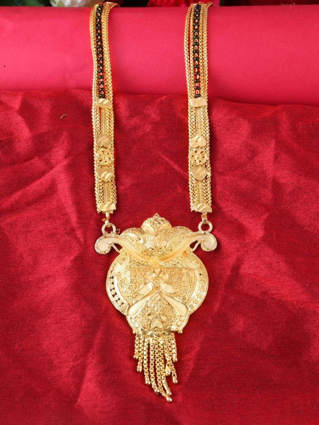 

DIVASTRI Gold-Plated Artificial Beads Mangalsutra