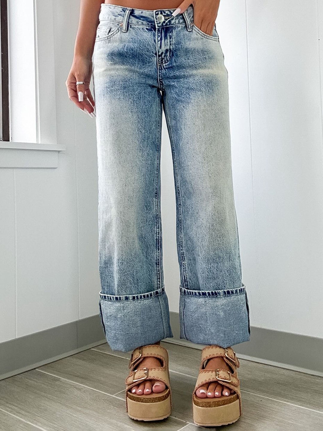 

StyleCast Women Regular Fit Heavy Fade Jeans, Blue