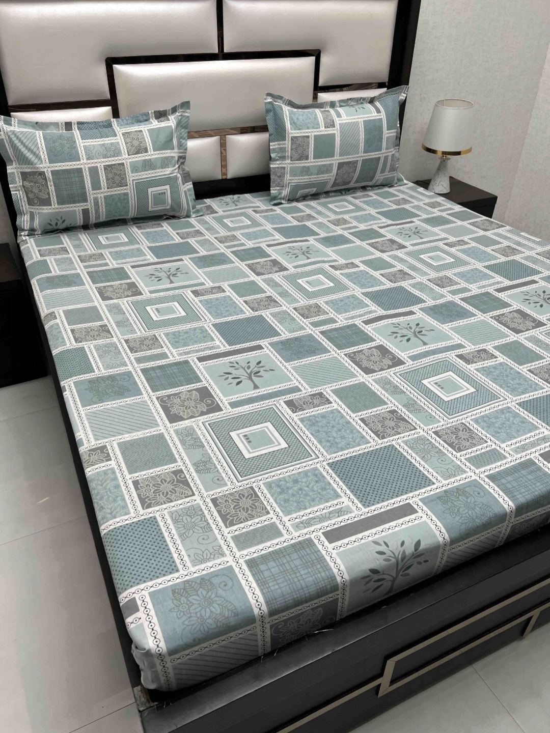 

Pure Decor Passion Green Printed Pure Cotton 210 TC Queen Bedsheet Set 2.25 m x 2.55 m