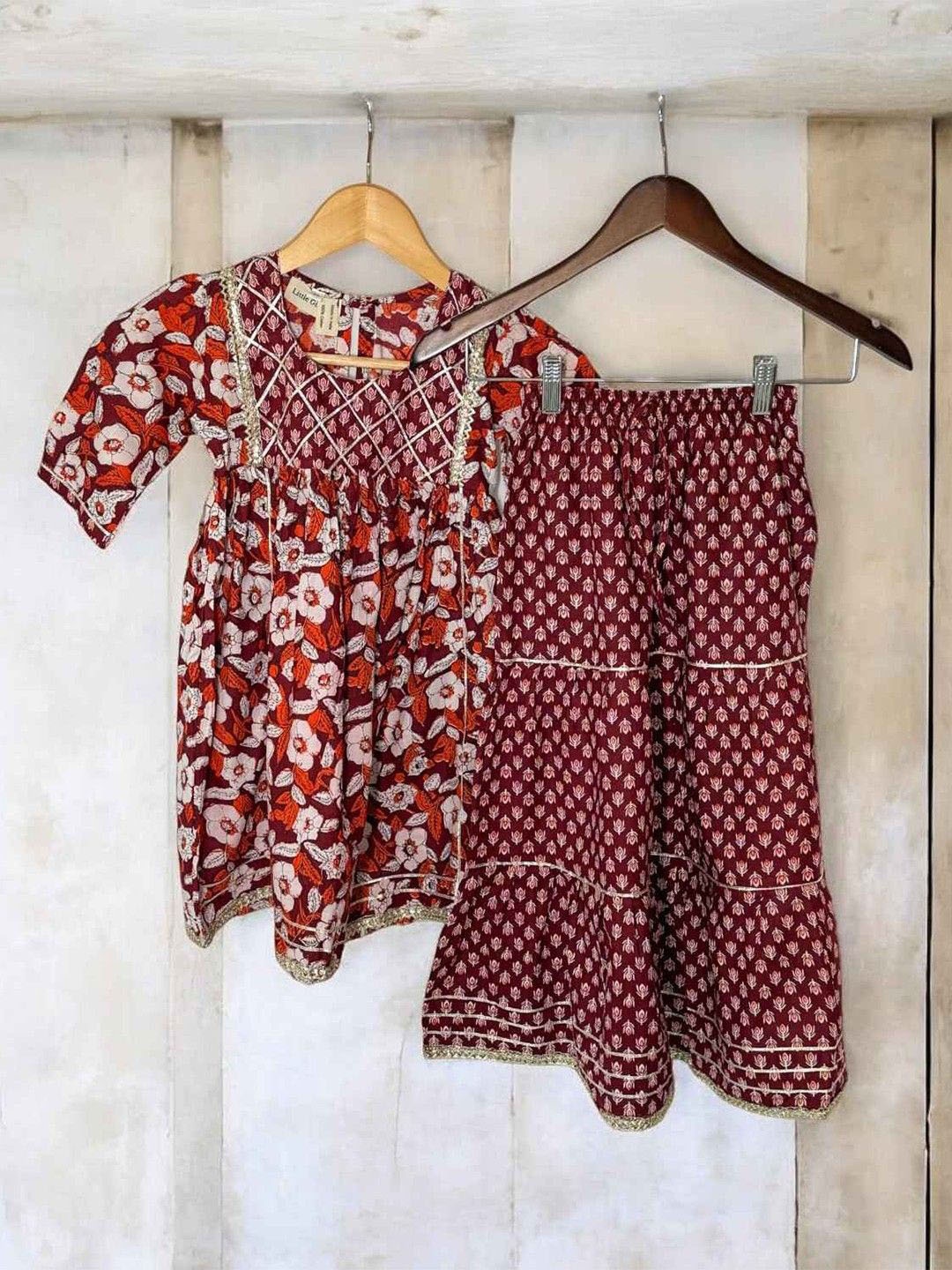 

LITTLE GINNIE Girls Floral Printed Regular Kurti with Sharara, Red