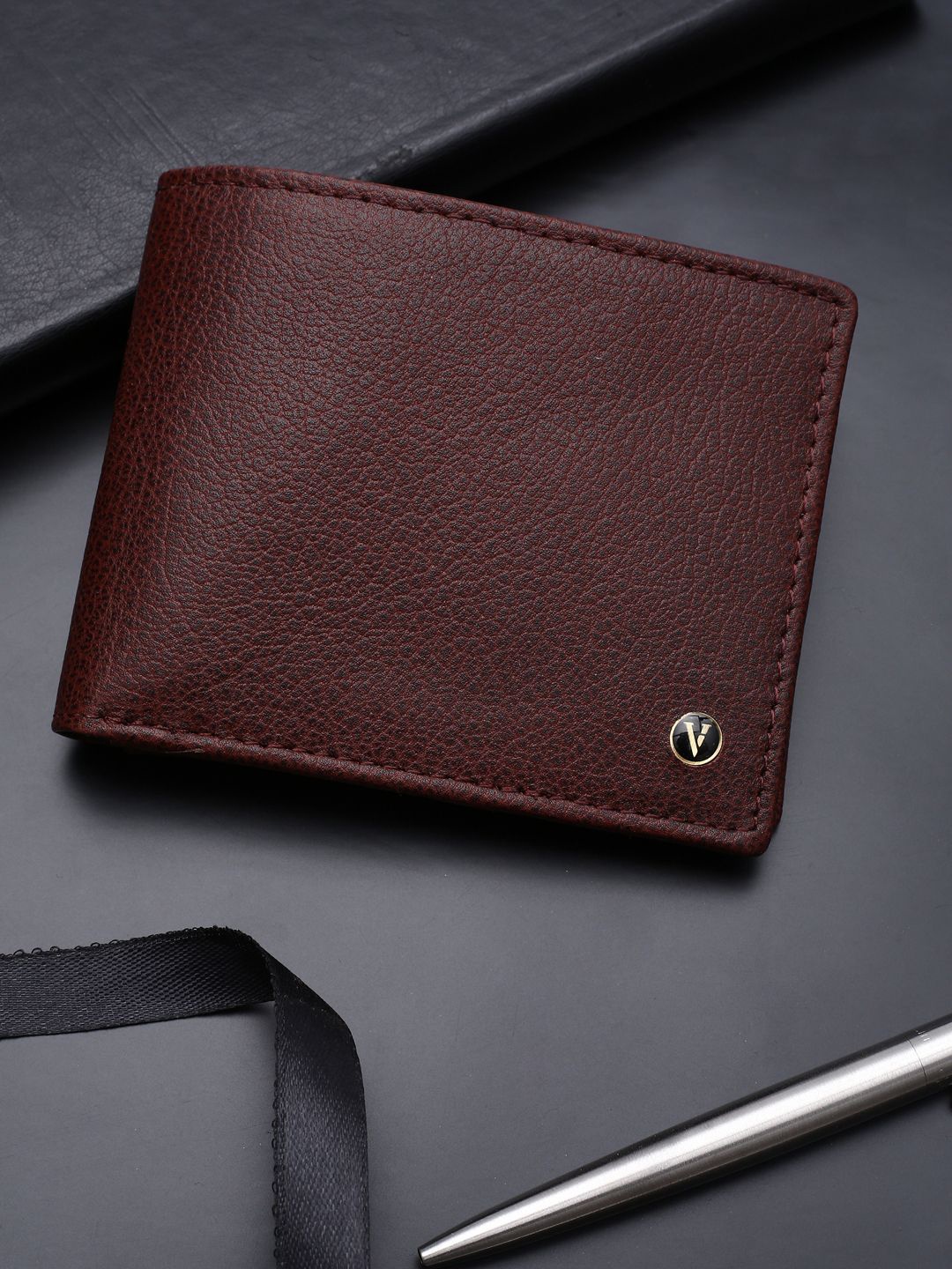 

Van Heusen Men Textured Leather Two Fold Wallet, Brown