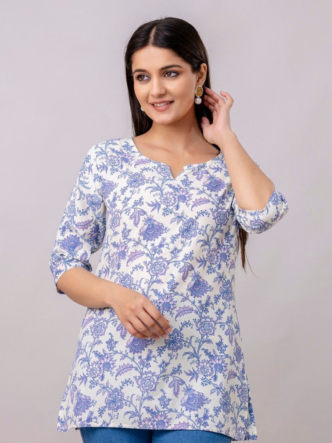 

Kairab Women Sweetheart Neck Printed Tunic, Navy blue