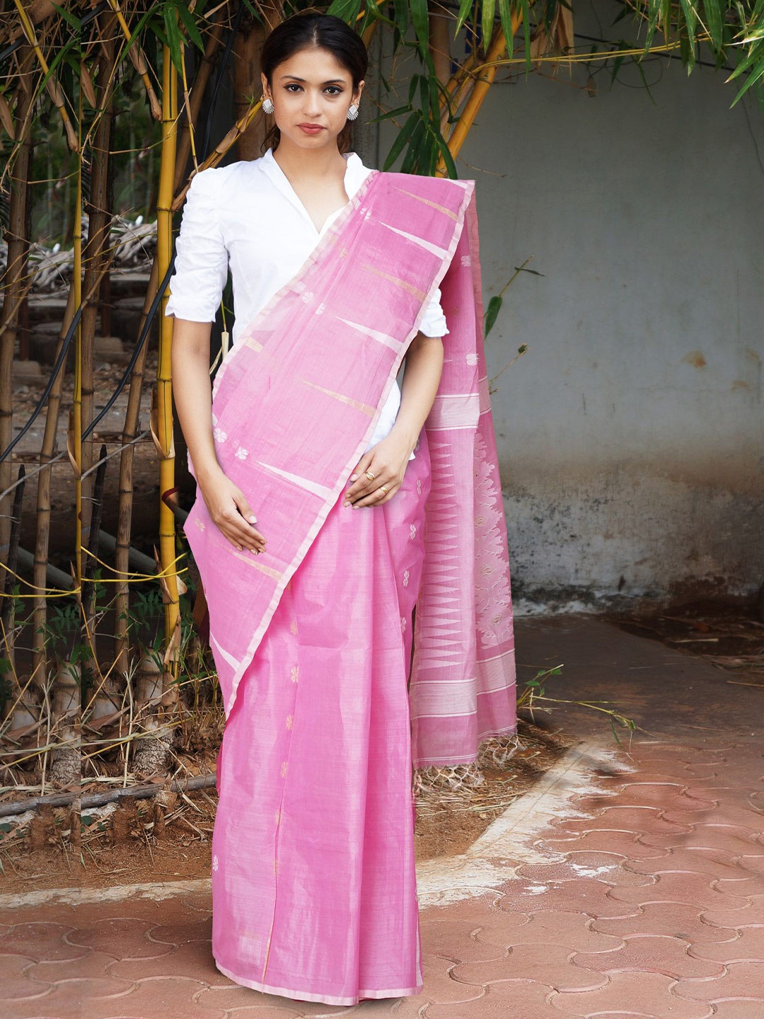 

Unnati Silks Woven Design Pure Cotton Handloom Jamdani Saree, Pink