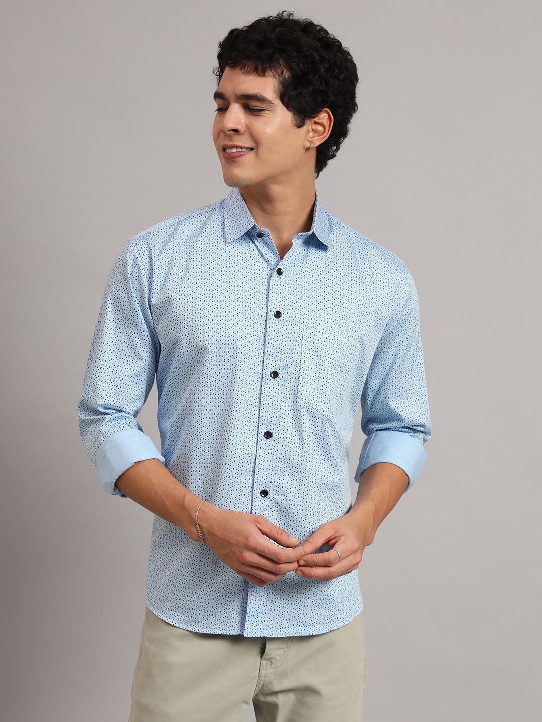 

TAHVO Men Comfort Opaque Printed Casual Shirt, Blue