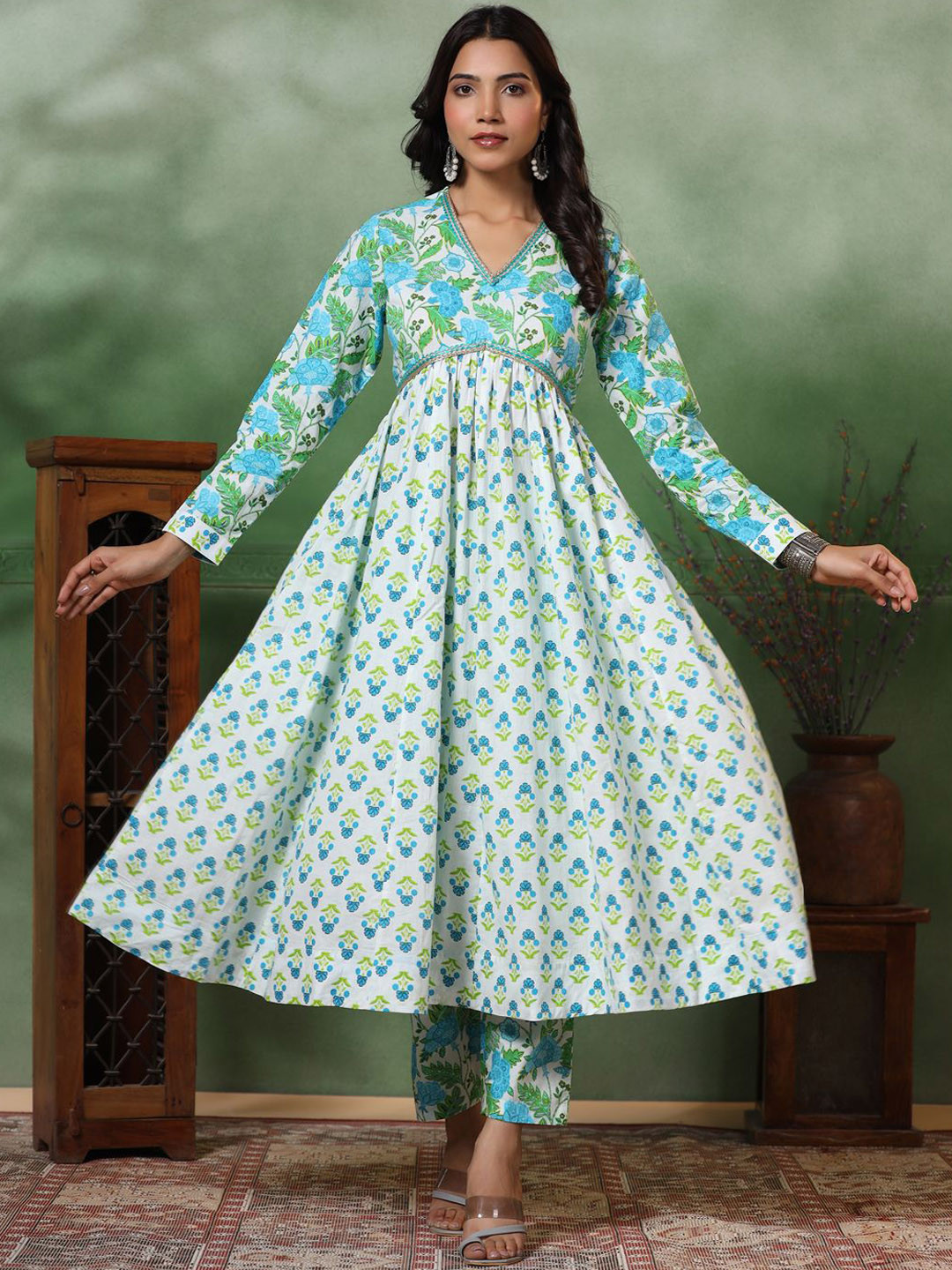 

FASHOR Women Floral Printed Pleated Anarkali Pure Cotton Kurta with Trousers, Green