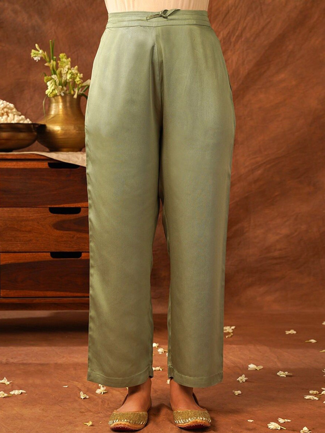 

JAYPORE Women Straight Fit Trousers, Green