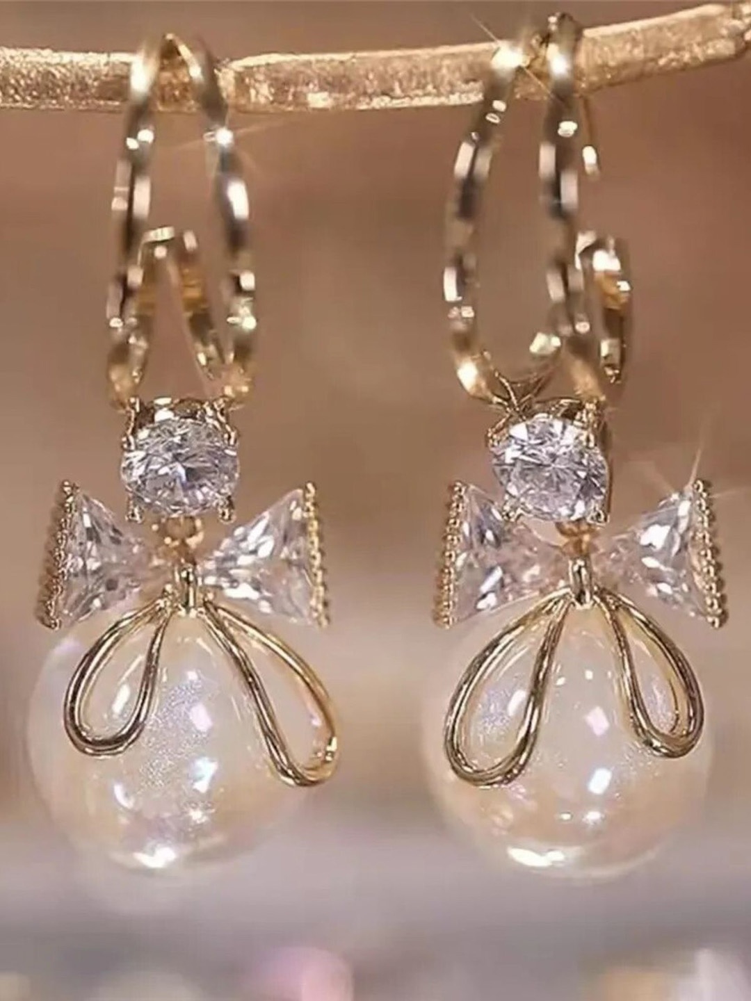 

PolluxCraft Geometric Studs Earrings, White