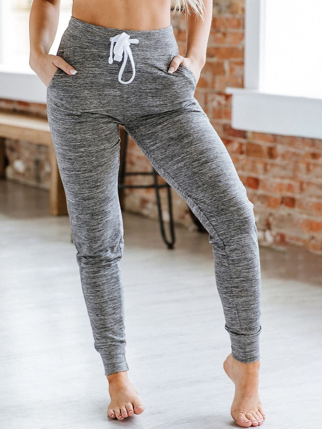 

StyleCast Women Mid-Rise Joggers Trousers, Grey