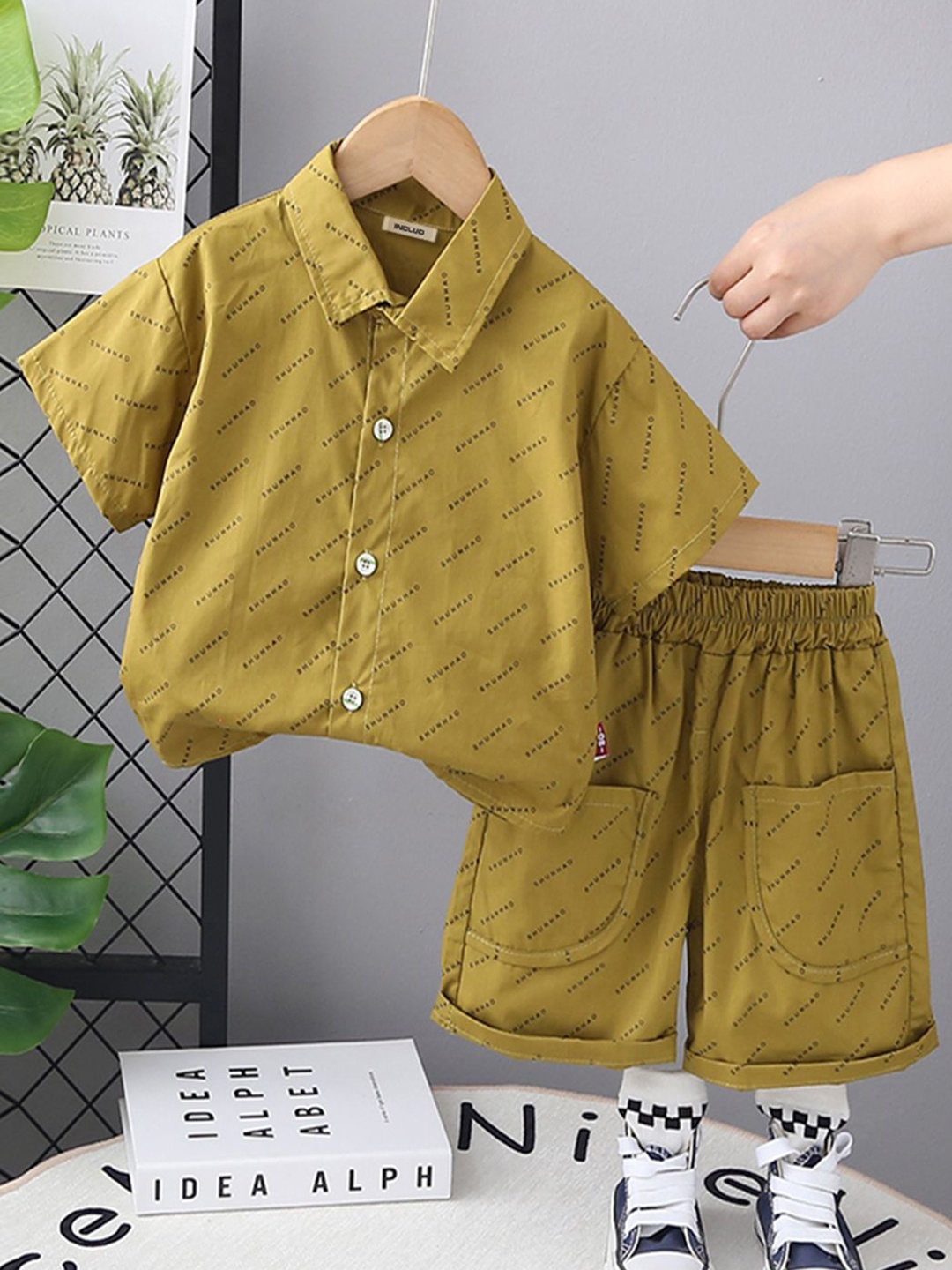 

INCLUD Boys Printed Shirt with Shorts, Green