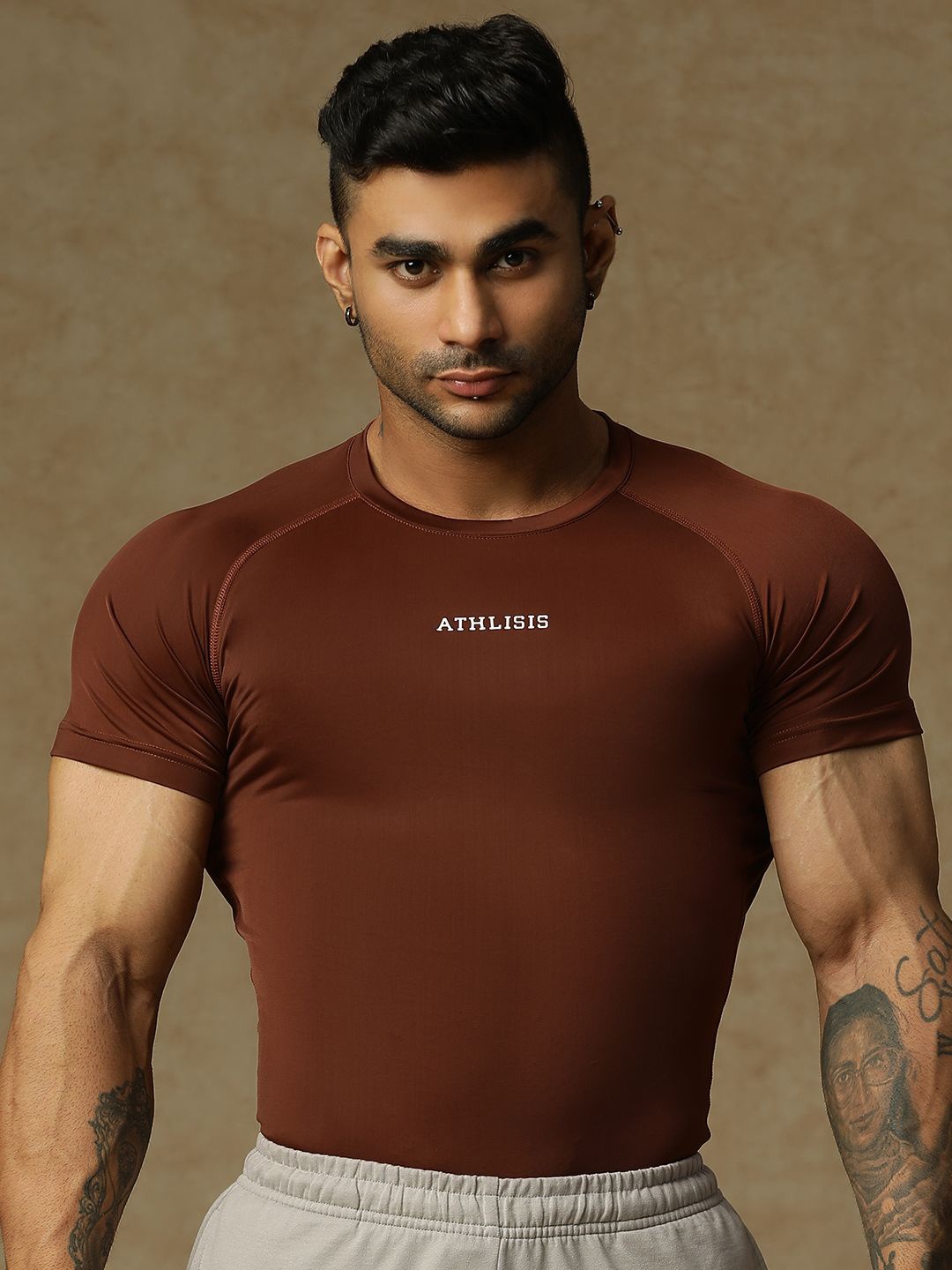 

ATHLISIS Men Typography Anti Odour Compression T-shirt, Coffee brown