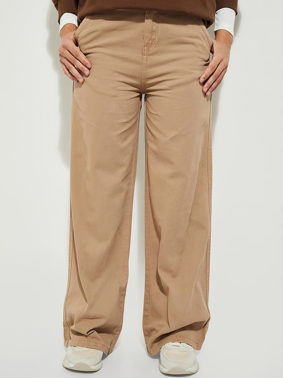 

MAX URB_N Women Solid Wide Leg Trousers, Brown