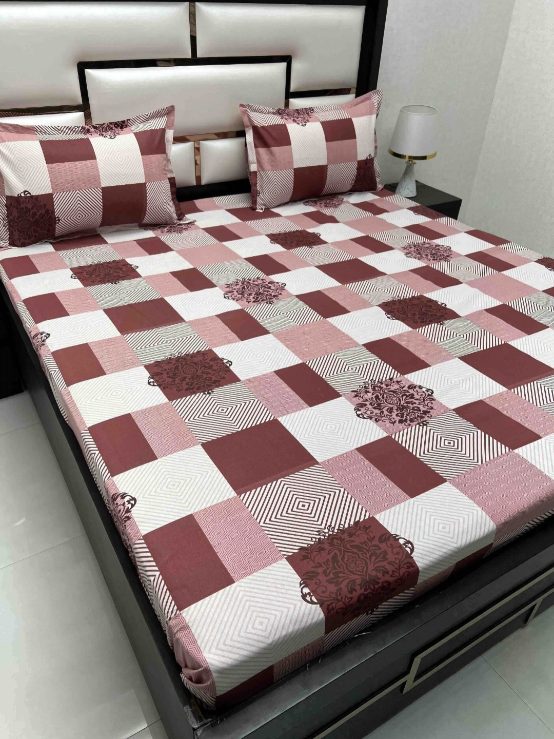 

Pure Decor Passion Maroon Printed Pure Cotton 250TC Queen Bedsheet Set 2.26 m x 2.57 m