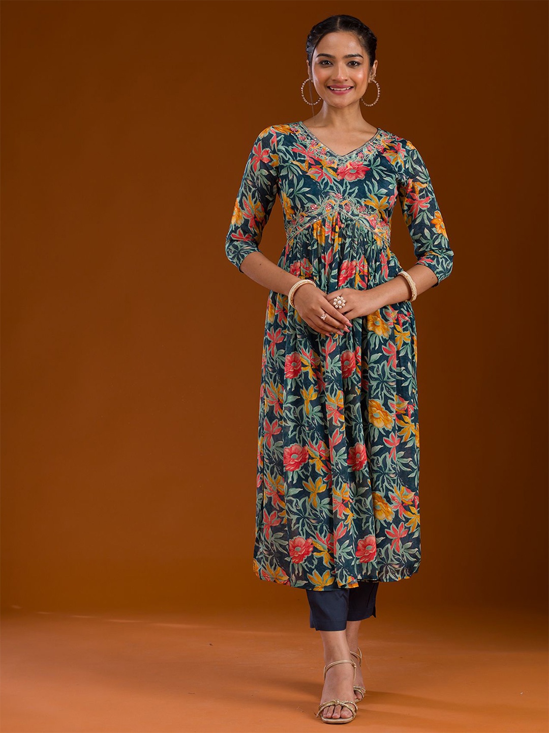 

Koskii Women Floral Embroidered Regular Sequinned Kurti with Trousers & With Dupatta, Blue