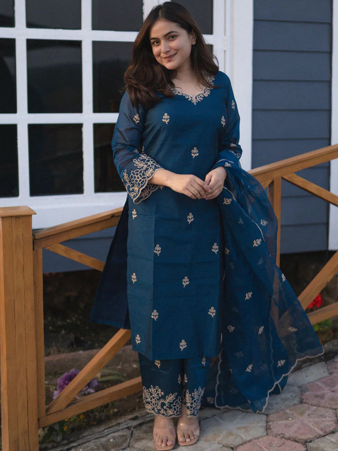 

DIVASTRI Women Kurta Sets, Blue