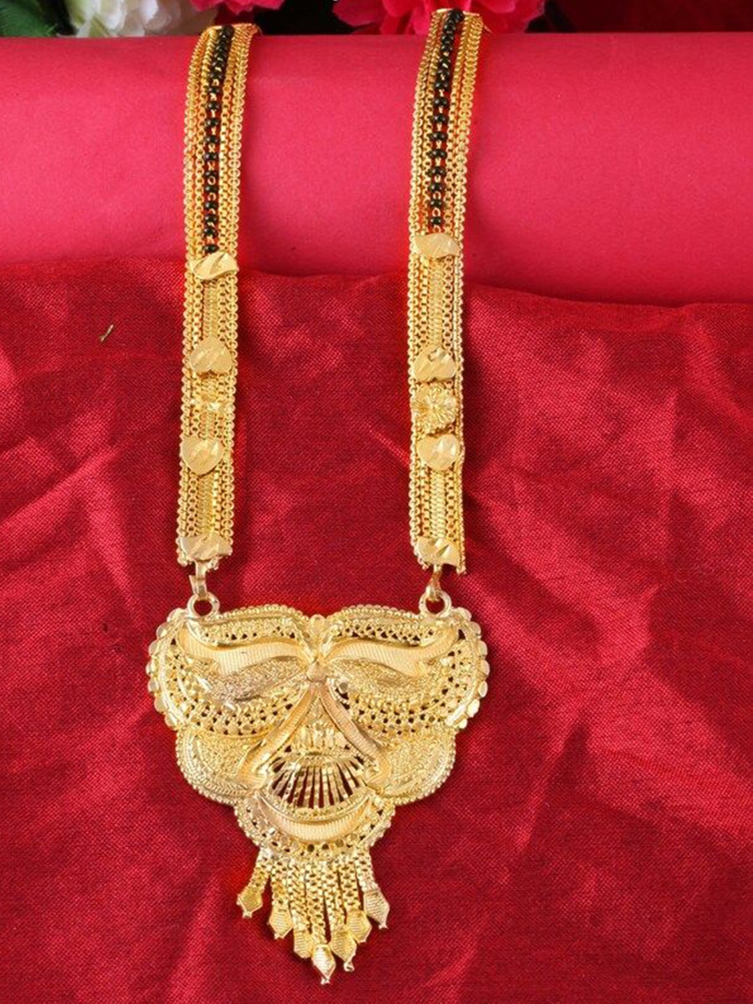 

DIVASTRI Gold-Plated Artificial Beads Mangalsutra