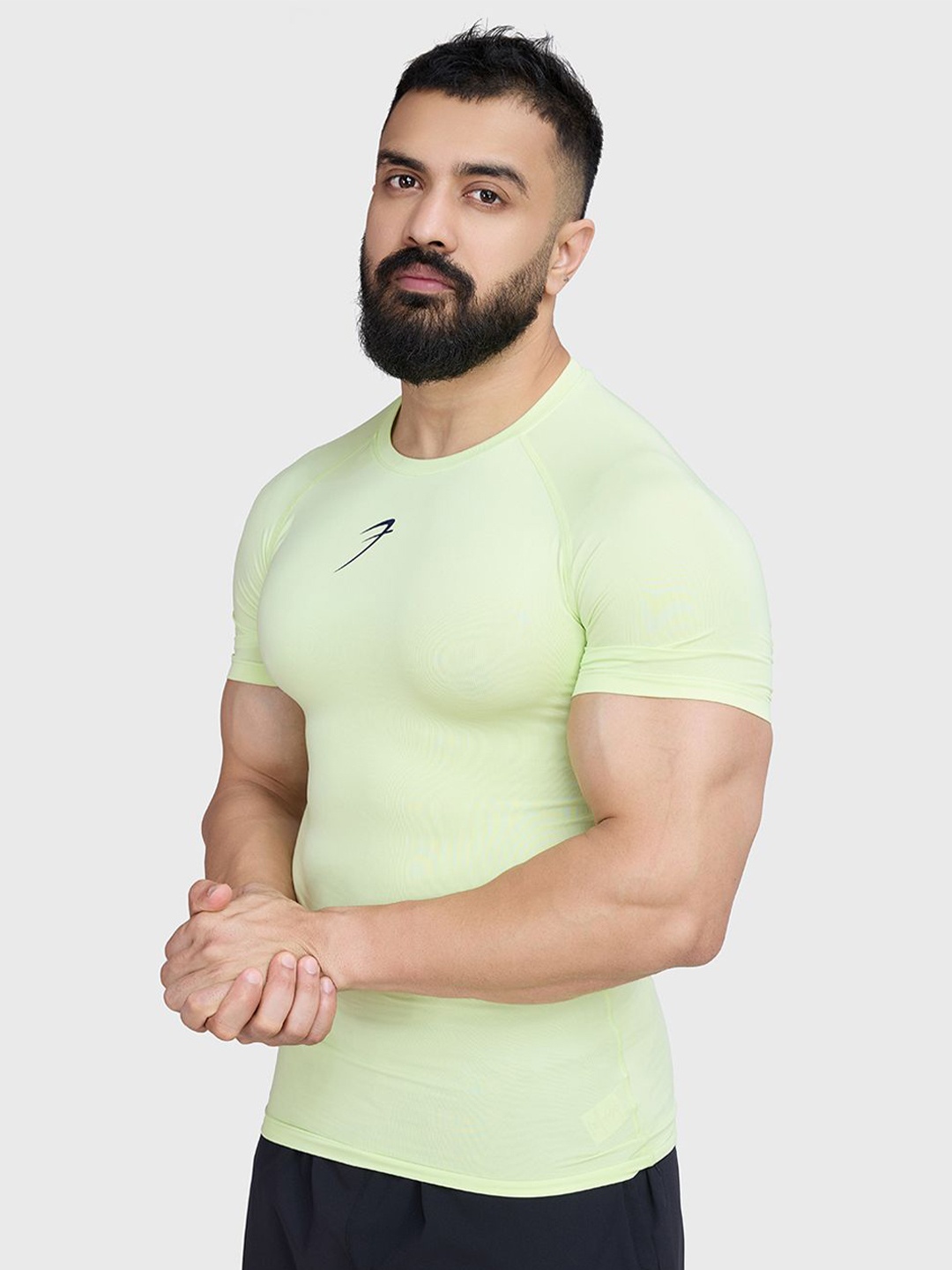 

FUAARK Men Stretchex Pockets Compression T-shirt, Green