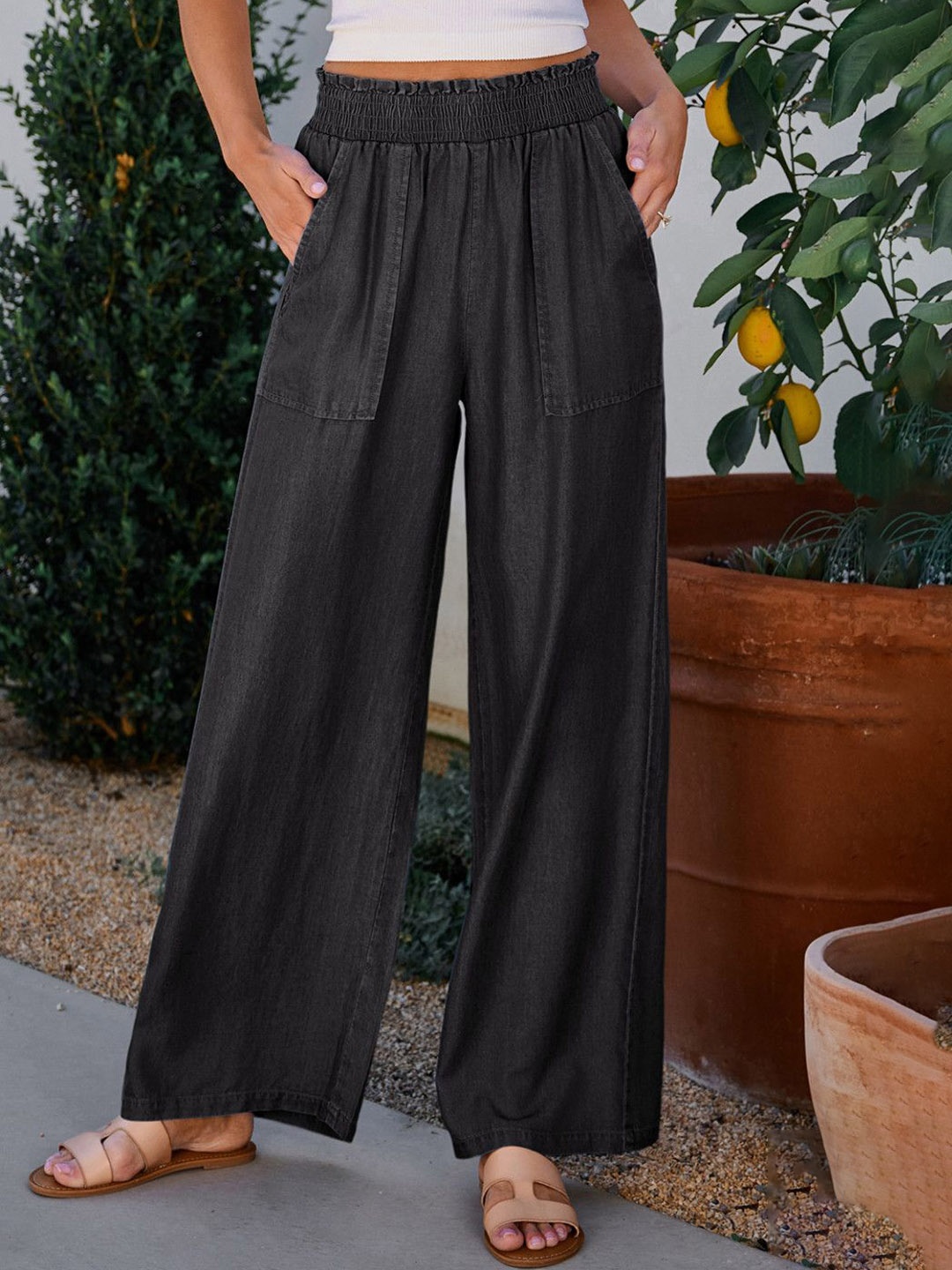 

StyleCast Women Relaxed Fit Mid-Rise Jeans, Black