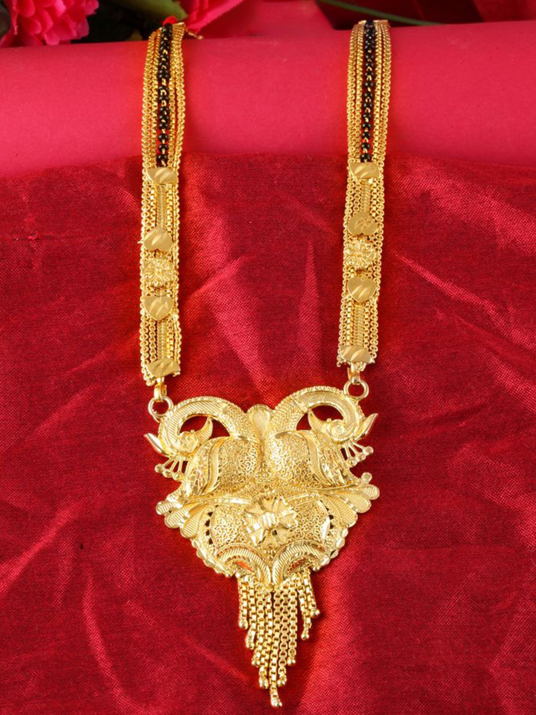 

DIVASTRI Gold-Plated Artificial Beads Mangalsutra