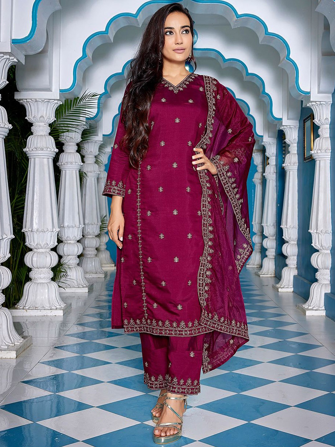 

DIVASTRI Women Floral Embroidered Regular Sequinned Kurta with Palazzos & With Dupatta, Purple