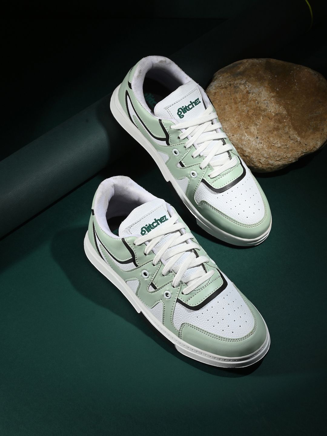 

glitchez Men Colourblocked Sneakers, Green