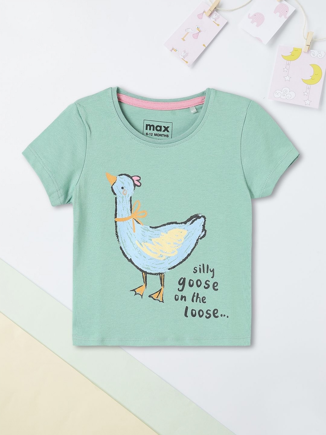 

max Girls Printed V-Neck Applique T-shirt, Green