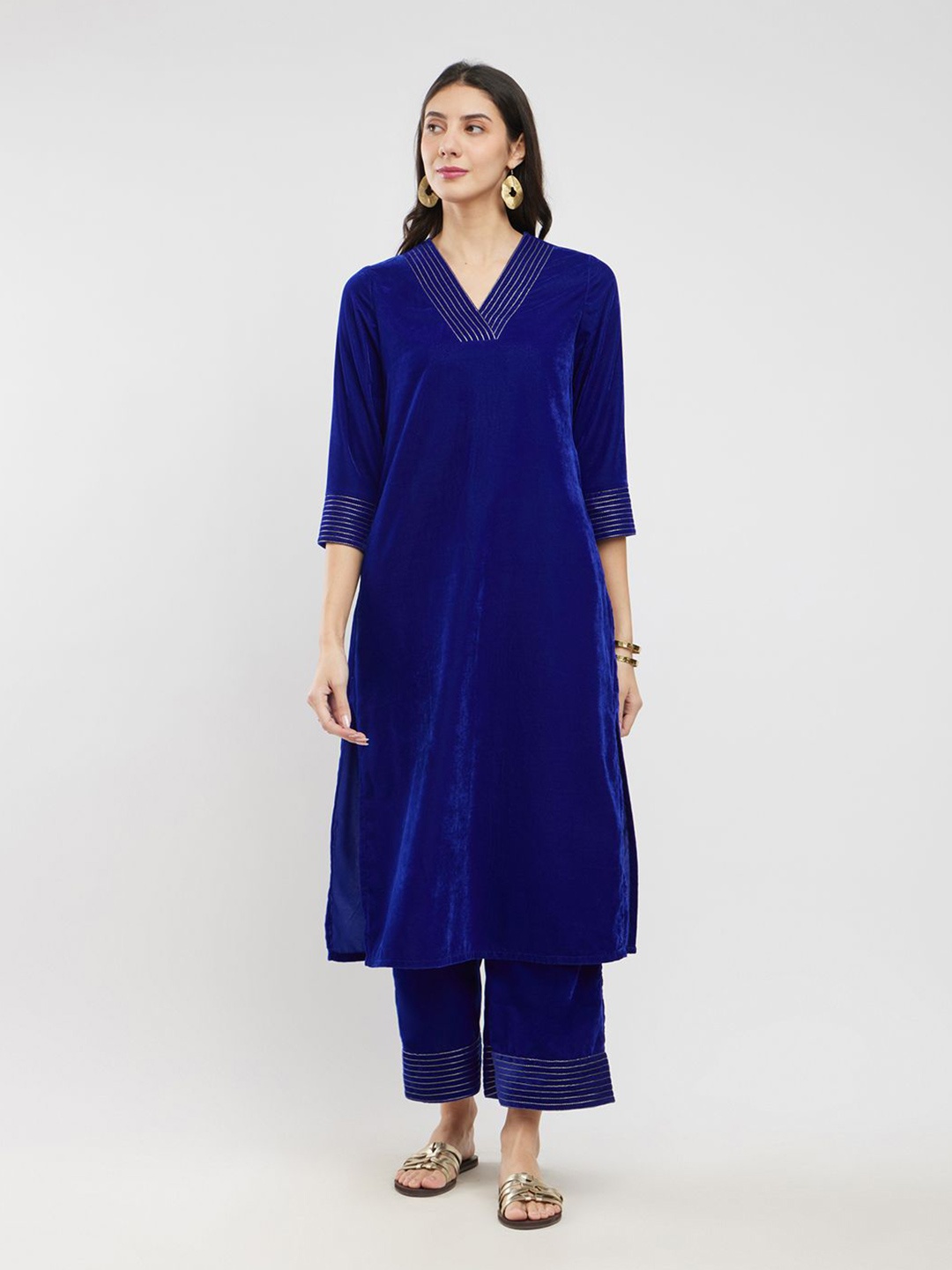 

Pink Fort Women Striped Regular Velvet Kurta with Trousers, Blue