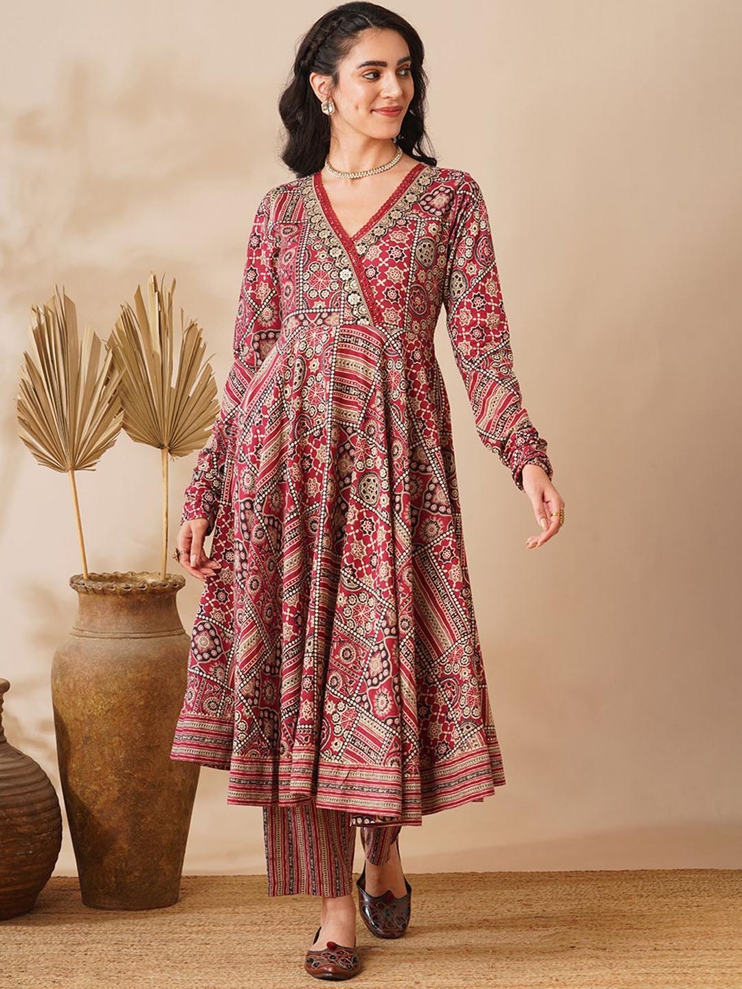 

FASHOR Women Ethnic Motifs Printed Sequinned Pure Cotton Kurta With Trousers, Maroon