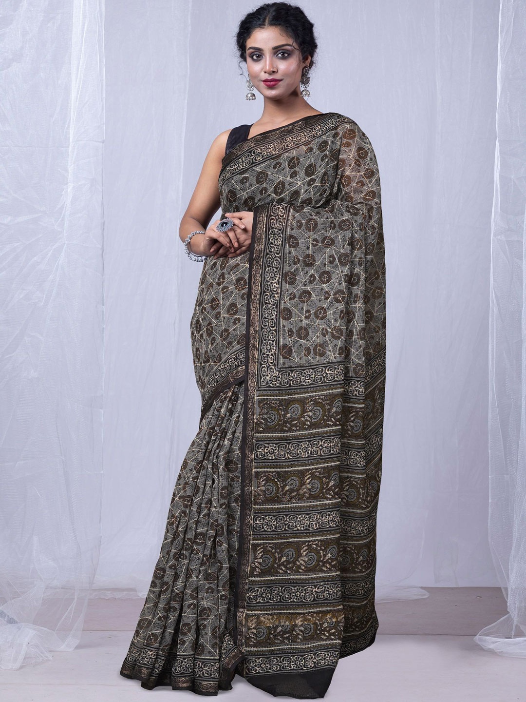 

Unnati Silks Floral Printed Pure Cotton Handloom Kota Saree, Grey