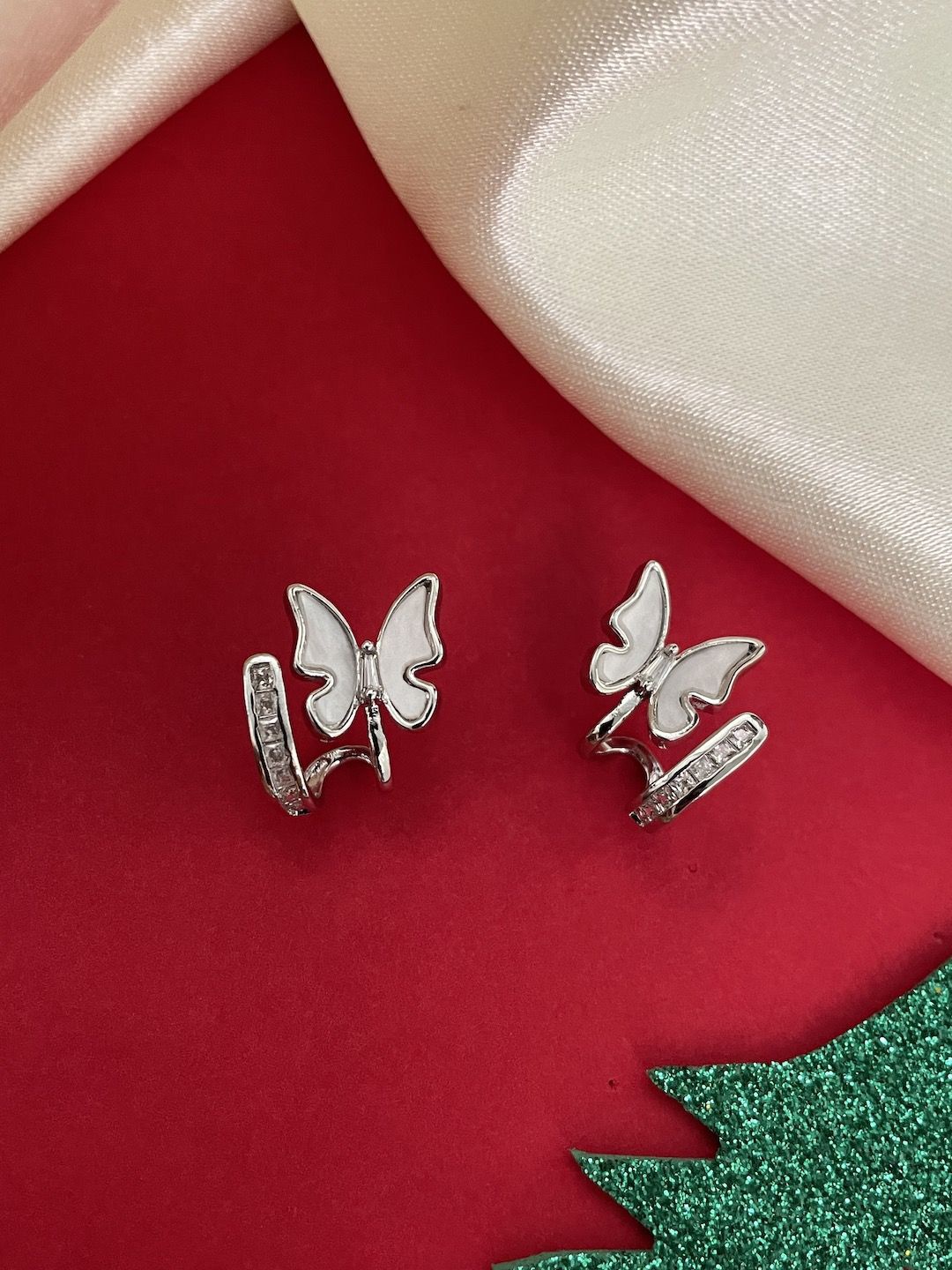 

Digital Dress Room Stone Studded Studs Earrings, Silver